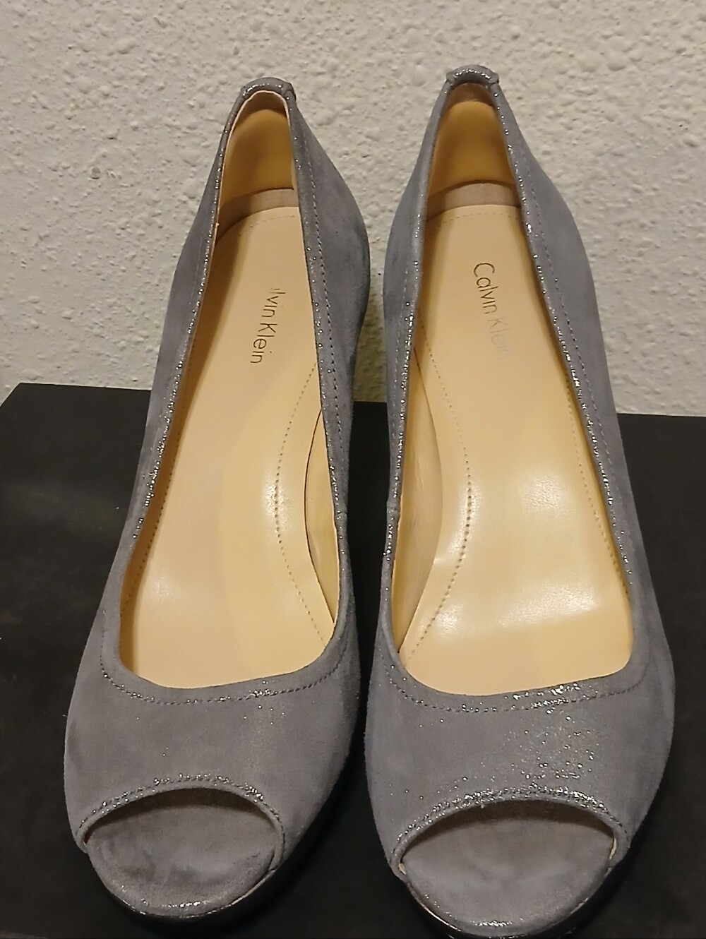 Calvin Klein Gray Suede Shimmer Peep Toe Pumps High Heels Size 7